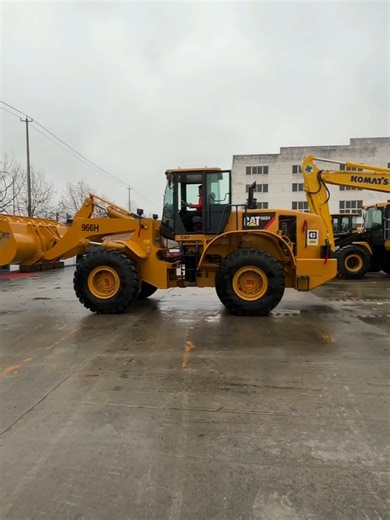 Discover the Caterpillar 966 Loader: Features and Pricing