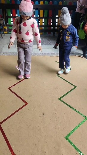 Balance and concentration building exercise 🤗 Class Nursery #sunriseldh #BestPreSchoolLudhiana #bestschoolludhiana #bestplayschool #playschoolactivities #sunrisenurseryschool @#playschool #kidsactivities #earlyyearseducation #earlylearning #balancetraining | Sunrise Nursery School
