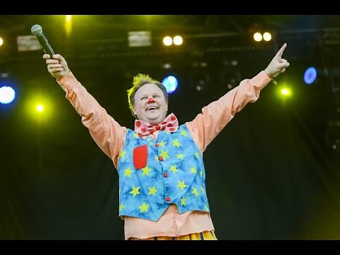Andy C Mr Tumble @ CBBC summer social 2018 #mrtumble #jumpupdnb #dnbmc