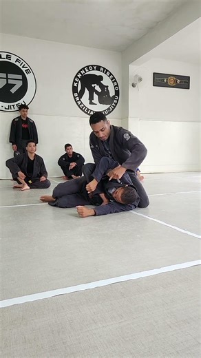 finalização arm lock da montada #bjj #jiujitsu #escola #judo #mma #bjjlifestyle #jiujitsulifestyle