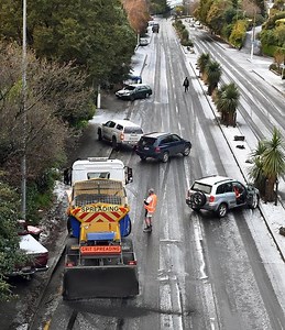 Chaos on roads after wintry blast catches DCC out