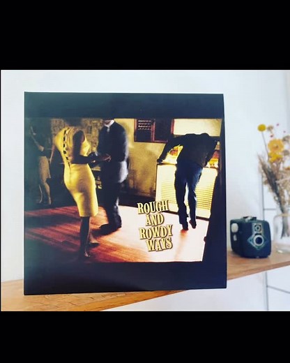 Happy 5th anniversary to „Rough and Rowdy Ways“! 🙌❤️ The greatest magic trick under the sun - perfectly executed, skillfully done! #bobdylan #roughandrowdyways #roughandrowdywaysworldwidetour #anniversary @bobdylan @tmangarnier @brittunes @benmonttench | Daily Dylan