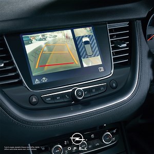 DID YOU KNOW? Opel’s 180˚ Panoramic Rear-View Camera System is activated from the moment you start reversing – revealing approaching vehicles or pedestrians to make parking simpler and safer. More info: https://s.opel.com/aep7p #OpelSA #Grandland X | Opel