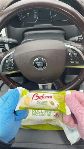 Car Eat EP.60 / Juicy mini cake with creamy pistachio cream. #cake #snacks #pistachio #cream