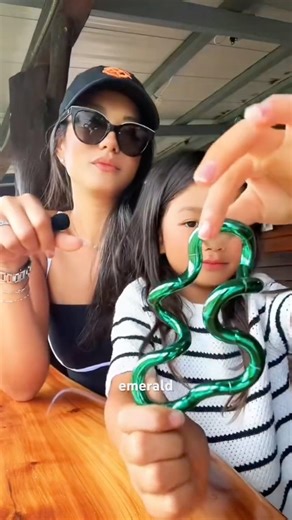 Part 20 | Tangle of the Day 🗓️ Tangle Jr. Metallic in Green. Art therapy in your hands #fidgettoys