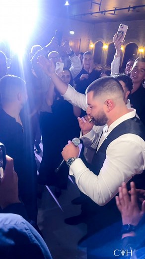 Our Groomy’s got talent 🏆🎤 Wrapping up the night with a timeless #billyjoel classic 🎶🎶 🎥 @clarencehousevenues | Clarence House