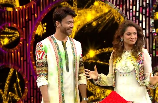 347K views · 10K reactions | Your favourite superstars enjoyed some Holi celebrations in a romantic style on the sets of Smart Jodi  #SmartJodi every #Sunday at 8pm (UK) on #UtsavPlus #Sky705 | #VirginMedia803 | #YuppTV | . . . #StarPlus #startvuk #realityshow #couples #coupledance #couple #cutecouples #couplegoals #relationshipgoals #realityshow #entertainment #holicelebrations #tellystars #telly #happyholi #AnkitaLokhande #VickyJain #Balraj #deepti | StarPlus | Facebook