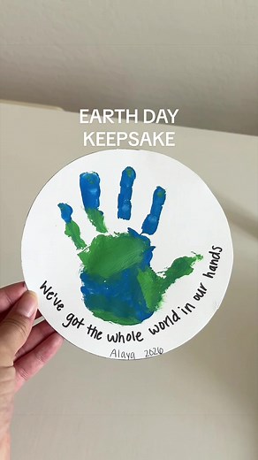 Easy Earth Day Keepsake Craft for Toddlers