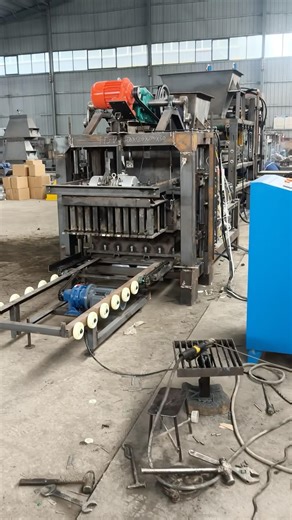 QT4-25 PLC controlled fully automatic concrete block making machine #blockmachine #brickmachine