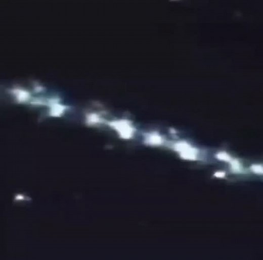 RIT on Instagram: "🪐 ASTRONOMERS STUNNED BY 31/ATLAS DISCOVERY! 😱 Recent observations of 31/ATLAS (C/2025 N1) have revealed something never seen before — a mysterious set of jet-like emissions bursting symmetrically from its core, unlike any ordinary comet behavior. 🌌 Scientists are calling it “highly unusual”, as these jets seem controlled and rhythmic, not random like natural outgassing. Some researchers suggest they could even be used for precise navigation — similar t