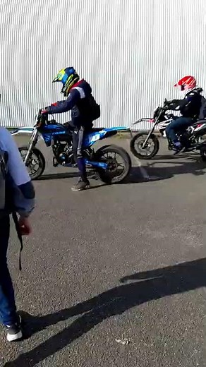 petit départ arrêter entre rieju mrt et sherco kit 50cc #boiserie #50cc #run #kiff