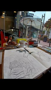 Taller Acuarelas Sketch , comparte un café croquis y pequeño recorrido entre espacios de Cafetería en La Serena. Solo debes tener una acuarela simple alegría libreta. Grupos máximo de 3 personas. $20.000. Hace tiempo que me piden volver a los talleres y esta es una forma nueva y divertida de disfrutar este verano. Si quieres estudiar arquitectura o diseño nuestras conversaciones de espacio y dibujo será una experiencia sólida para preparar tu ojo que sin duda es muy observador. Abierto a jóvenes