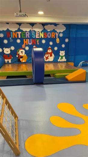 Our little explorers had fun discovering polar animals, winter clothing, and winter weather vocabulary through play and sensory exploration ✨🧣🐧 Hands-on learning sparked curiosity and strengthened language skills 🤍 A joyful winter activity full of discovery and excitement ❄️✨ | Ecole Charlemagne Casablanca