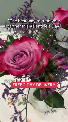 💘 Valentine’s Day Luxury Rose Bouquet 💘 Say I love you without saying a word. Our Valentine’s flowers are hand-arranged with fresh, premium roses to create the perfect romantic surprise. Whether it’s for your partner, crush, or someone who deserves extra love, this bouquet delivers big feelings and serious wow-factor. Perfect for Valentine’s Day, anniversaries, or spontaneous romantic gestures 🌹✨ Fresh • Elegant • Unforgettable 🎁 Ideal gift 🌹 Premium roses 💖 Made to impress #valentinesday 