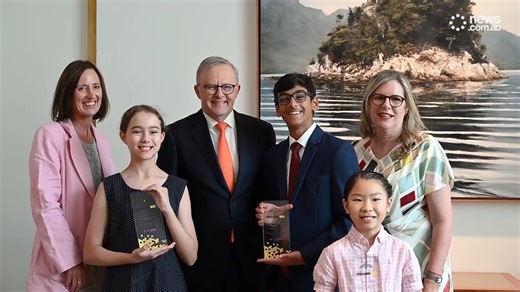 PM awards winners of Spelling Bee