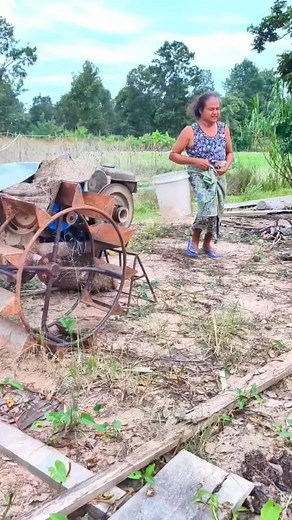 This clip is a compilation of hilarious jokes that will surely make everyone laugh and have fun while watching.#reelsfbシ #foryoupageシ #foryouシ #funny #funny #frog #facebookviral #fb #humor #เทรนด์วันนี้ | อีสานพาจ๊วด ตลกเฮฮา ไปทั่วทีป