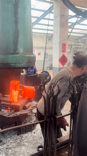 4.6K views · 43 reactions | Make in China Why Blacksmiths Are the Toughest Workers in Summer #machine #factory #process #stamping #forging #manufacturer #producer #technology #industrial #iron #blacksmith #fblifestyle | Inside the factory | Facebook