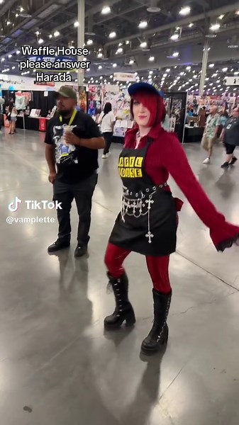 Cosplaying as Anna Williams: Waffle House PSA