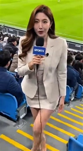 "Reporter Rolling Down the Stadium!"😂#reporterfail #funnyshorts #comedyshorts #aishorts