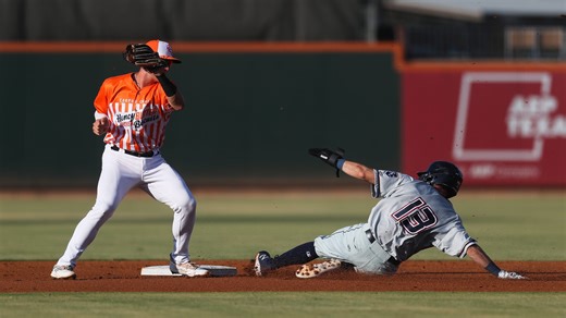 Naturals finish series with big victory on Sunday against Hooks