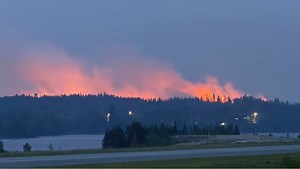 Manitoba declares state of emergency as wildfires force new evacuations - The Weather Network