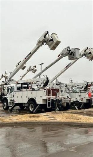 Across Texas, Oncor crews are prepared and ready to respond. Our pre-positioned supply staging sites are the heartbeat of our storm response, packed with critical supplies and resources that our teams need to deploy as soon as it’s safe. From transformers, to powerlines, poles, cross arms, and more-- our employees have proactively brought together important resources that support work in getting the power back on. Thank you to all our crews as they continue to answer the call to duty of serving 