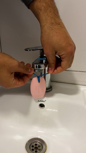 Simple bathroom soap trick! 🧼✨ #bathroomtips #soaphack #diycleaning | Beamish DIY