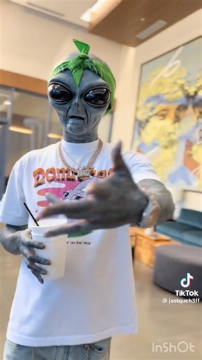 ATL 👽Alien gives 🫡respect to OG Rappers #Atlalien #Viral #fyp #rappers #explore #trending #shorts