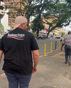 7.6M views · 171K reactions | JE SUIS EN SPECTACLE LE JEUDI 19 et LE VENDREDI 20 MAI À L’INSTITUT FRANÇAIS (au plateau) (Info ligne: 0700075023 ) Transformer du papier en billets en direct de la Côte D'Ivoire   J'ai rencontré sur ma route des enfants "ramasseur de bouteilles d'eau" alors j'ai tenté de rendre leur journée un peu plus belle à mon humble niveau 爐 | Kader Bueno | Facebook