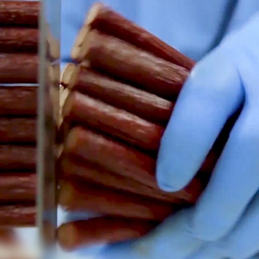 This is how Vermont Smoke & Cure makes their meat sticks😋 Learn more: https://bit.ly/30cMr5N | In The Know