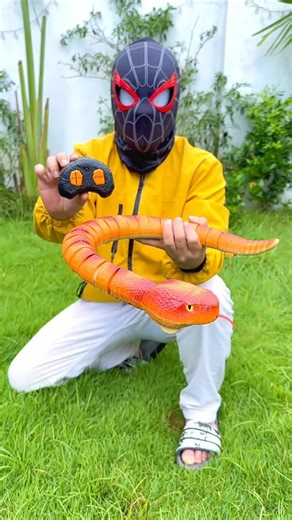 Remote Control Snake Unboxing & Testing🐍 #snake #shorts