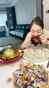 Today I ate Northeastern style rice noodles, fried skewers, and red bean rolls | Today Amazing