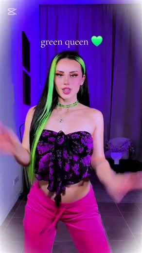 green queen 💚 #fashion #beauty #dance