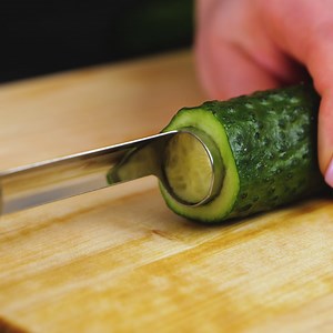 1.9M views · 7.2K reactions | Simple ways to slice and peel fruits and vegetables 復 | 5-Minute Crafts Like | Facebook