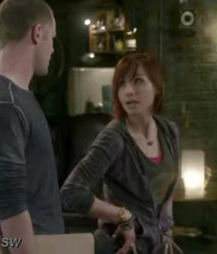 Allison Scagliotti looking good in jeans 08