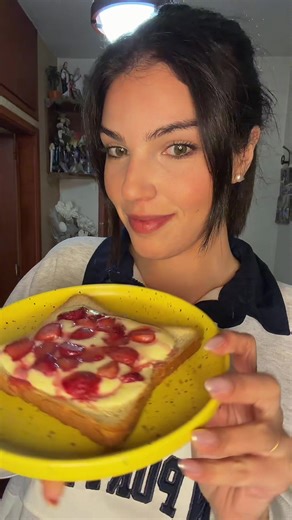 Delicious Strawberry Custard Toast Recipe