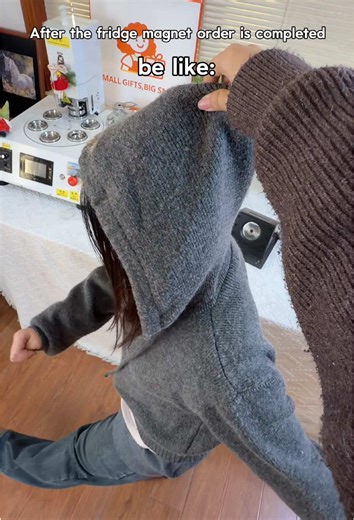 I am as excited as a monkey after I finish my work every day.🐒 #smallbusiness #machine #badge #kpop #magent