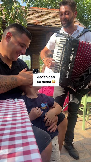 keeping_up_with_sandra_ (@keeping_up_with_sandra_)’s videos with original sound - keeping_up_with_sandra_