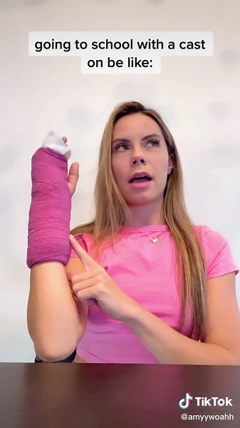 When you go to school with a cast on 💀 #school #cast #broken #class