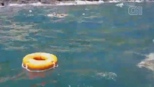 Vídeo mostra resgate de náufragos na Ilha da Queimada Grande