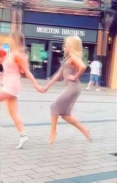#watching #friends #beautiful #girls #british #traditional #dance #highlights #everyone #edinburgh