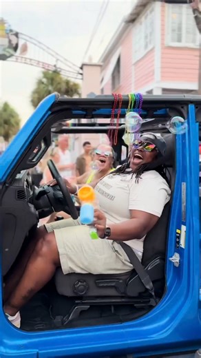 2025 was one for the books! And safe to say, there’s 𝘢𝘭𝘸𝘢𝘺𝘴 something happening in the Florida Keys. If your 2026 needs more color, music, and sunshine, you know where to find us. | The Florida Keys & Key West