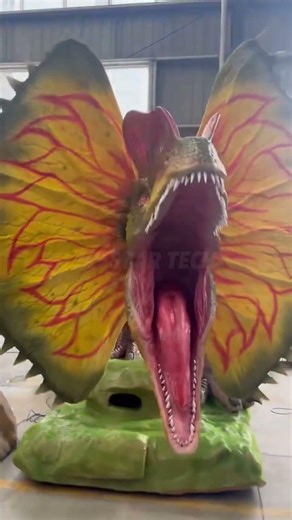 Watch the incredible transformation of our Animatronic Dilophosaurus. #dinosaur #lifesizedinosaur