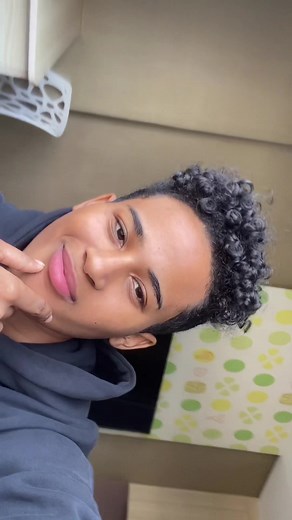 Alexis: Embracing Androgynous Style and LGBT Identity