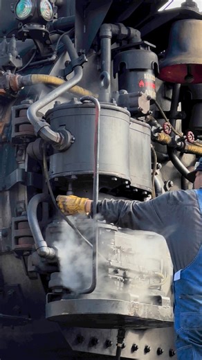 407K views · 4.2K reactions | What’s he doing???#steamlocomotive #reel #Maryland #reels #railroad #railroadhistory #Amazing #train #trains | Big Trains | Facebook