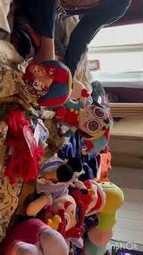 Baby Pomni and Baby Kinger go on an adventure.