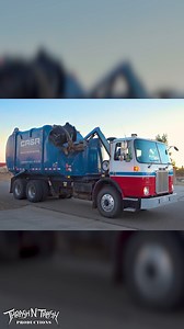 🌅🚛 Vintage Garbage Truck in the Desert 🚛🌅 Talk about a backdrop! This ’90s-era WhiteGMC Xpeditor with a Heil Rapid Rail ASL body from CR&R Inc. looks absolutely majestic rolling through the Mojave Desert at sunrise. Golden sands, early morning light, and classic refuse truck iron — it doesn’t get much better than this! Old-school Rapid Rails and pre-Volvo WhiteGMCs are getting harder to spot these days… this one was a real treat to catch on camera! 💬 Who else loves seeing vintage garbage tr