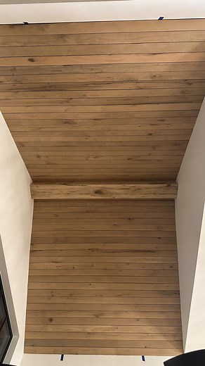 Part 2: the ridge box beam is up 😍 A box beam is just that, 3 pieces of wood that form a box. The best way is to miter it at a 45 degree so when the pieces are together it looks like one solid piece. Since this ceiling is pitched we had to also cut the top at the 33 degree angle of the ceiling 🤪 which made this whole project basically a math test and I think we passed!! | Honey Built Home