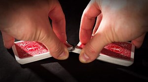 Apprenez Comment Mélanger Les Cartes Comme Un Pro (6 techniques)