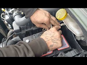 Cómo cambiar la batería de un Citroen C3 - ¡Tutorial completo paso a paso realizado por un mecánico!